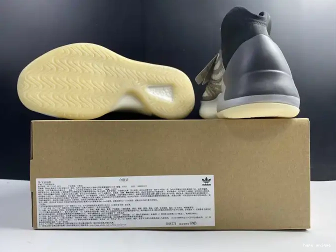hype Barium Adidas Yeezy H68771 Quantum 0524